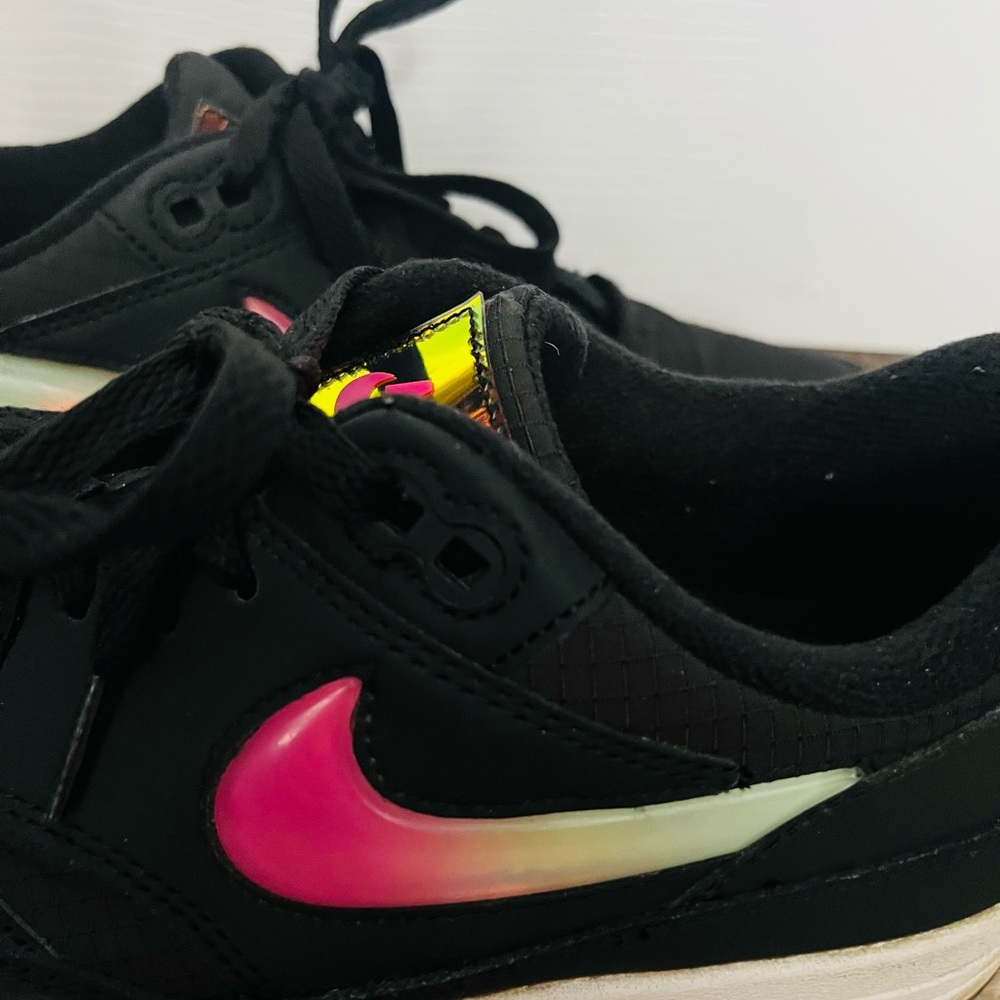 NIKE Air Max 1SE Jelly Jewel. Black/ Iridescent - Picture 10 of 11